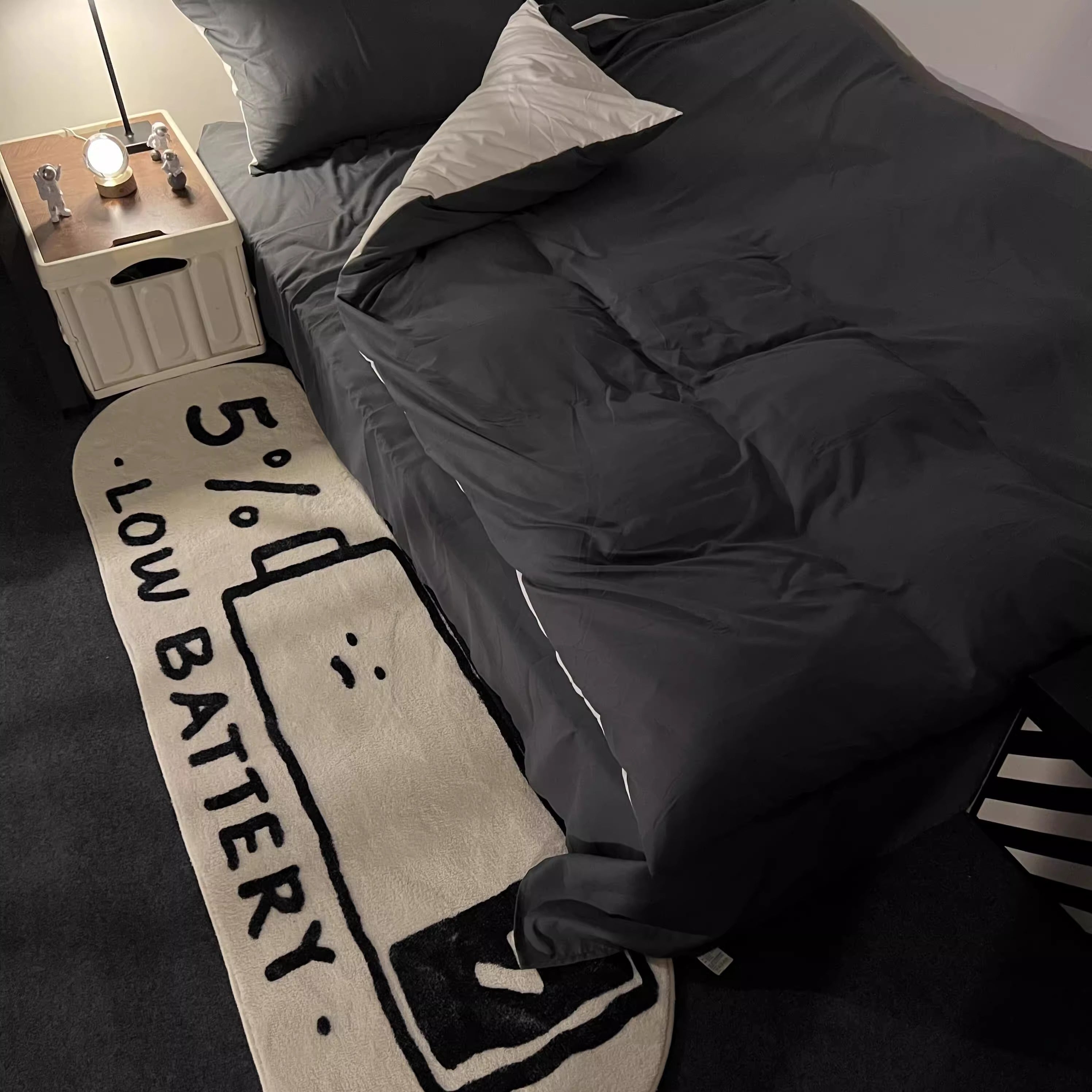 Black White Letter Plush Rug Low Battery Design Soft Mat for Bedroom or Lounge